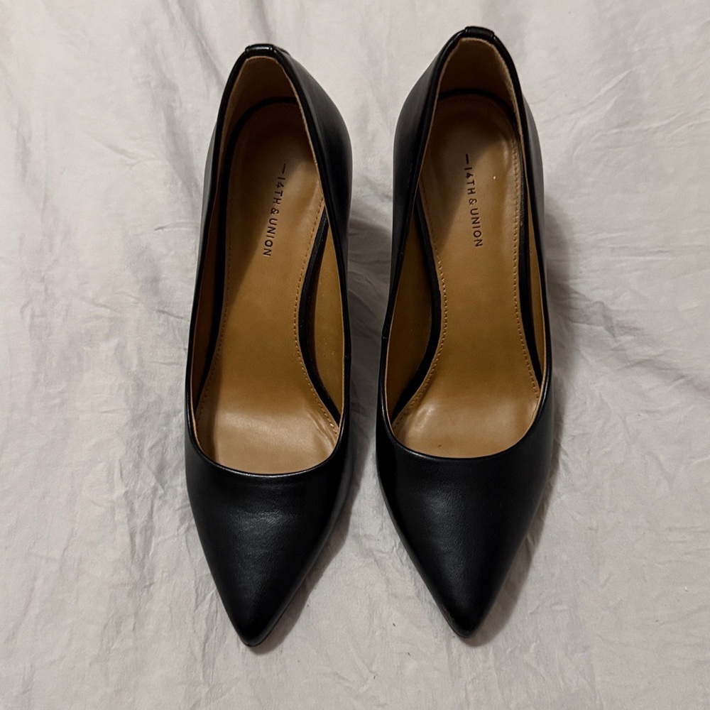 14th & Union Black Heels